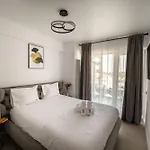 L&s In Odyssey Spa&pool-parking *