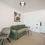 L&s In Odyssey Spa&pool-parking