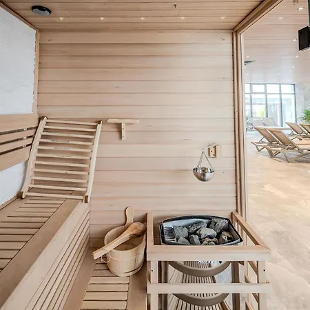 L&s In Odyssey Spa&pool-parking Apartment Mamaia