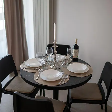 L&s In Odyssey Spa&pool-parking Mamaia