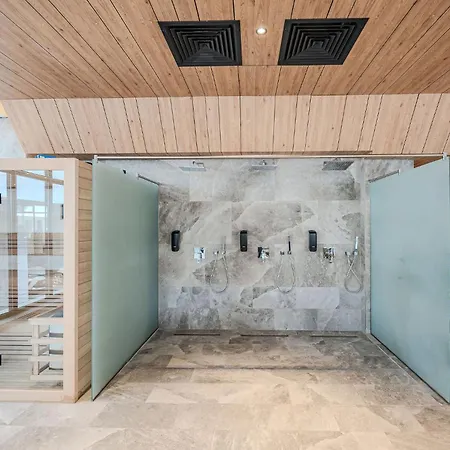 L&s In Odyssey Spa&pool-parking Apartment Mamaia