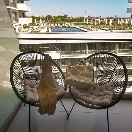 L&s In Odyssey Spa&pool-parking * Mamaia