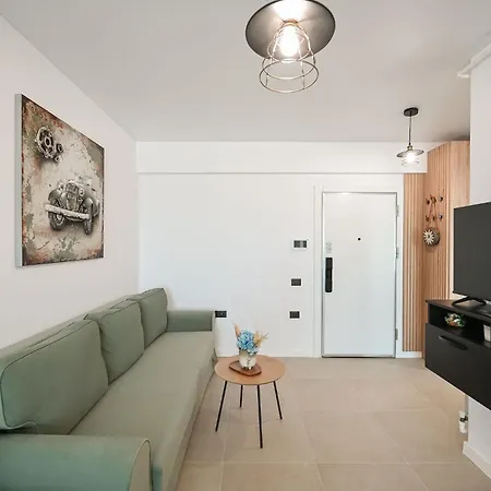 L&s In Odyssey Spa&pool-parking Apartment